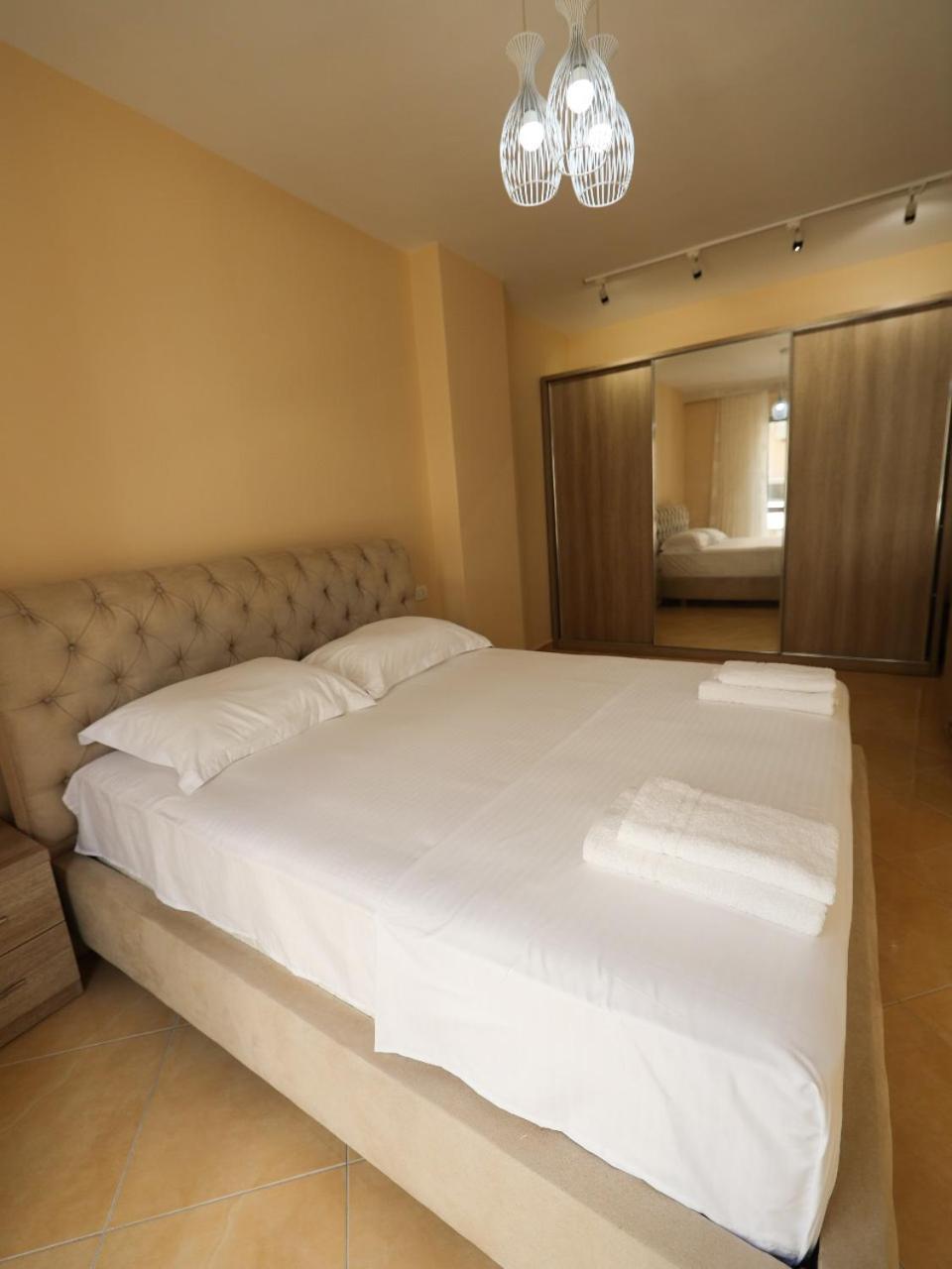Sea View Apartments Durres Luaran gambar